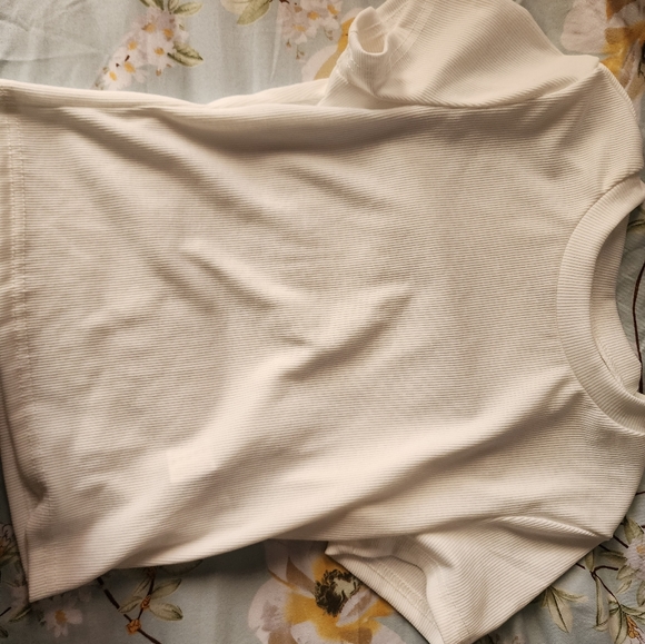 Ropa - Picture 10 of 16